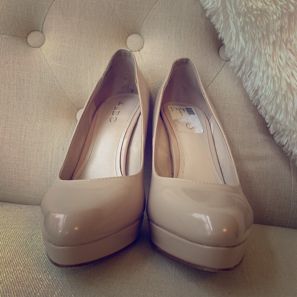 Nude Heels / Pumps / Platforms